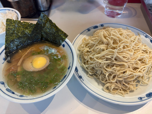 「つけ麺（大盛）＋サービスライス」@らあめん英 本店の写真