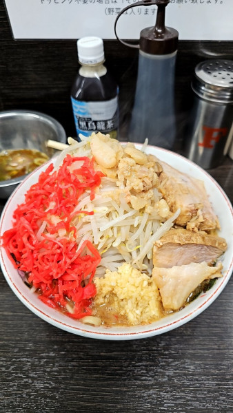 「ラーメン＋すき焼＋紅しょうが」@ラーメン二郎 川越店の写真