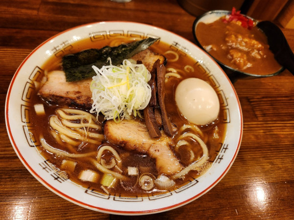 「限定 さんま節の中華そば 味玉 茶碗カレー」@奈つやの中華そばの写真
