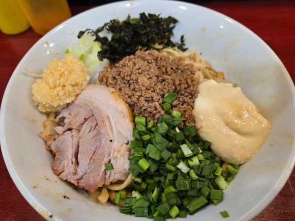 「台湾まぜそば(ニンニク、ガリマヨ)」@ラーメン鷹の目 東陽町店の写真