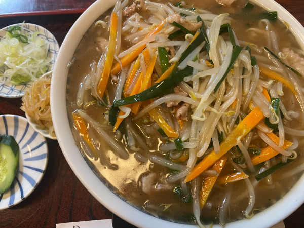 「もやしらーめん(硬アンで):700円」@たからやの写真