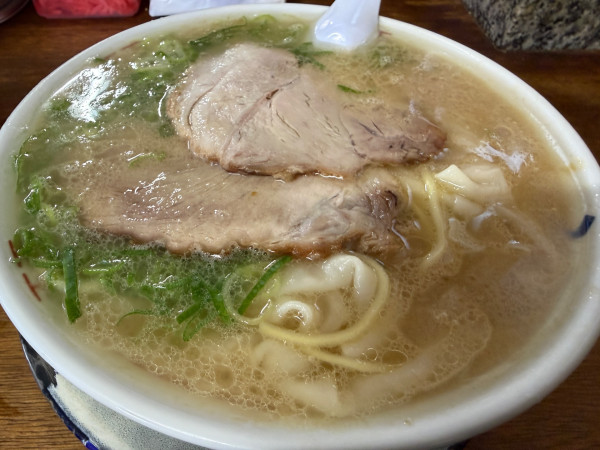 「ワンタン麺950円替え玉100円」@ふくちゃんラーメンの写真