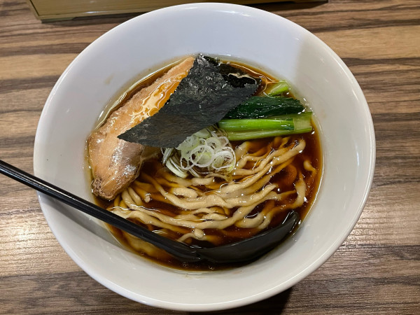 「親鶏中華そば￥900」@自家製麺ぼっちの写真