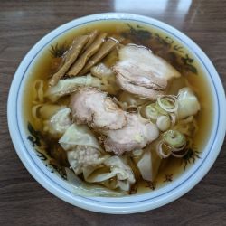 ワンタンメン大盛　900円