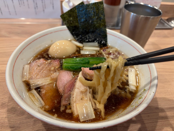 「特製手揉み中華そば（醤油）1450円」@麺処 にし尾の写真