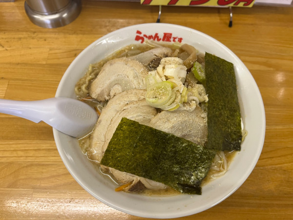 「野菜とんこつチャーシュー＋麺特盛」@らーめん屋ですの写真