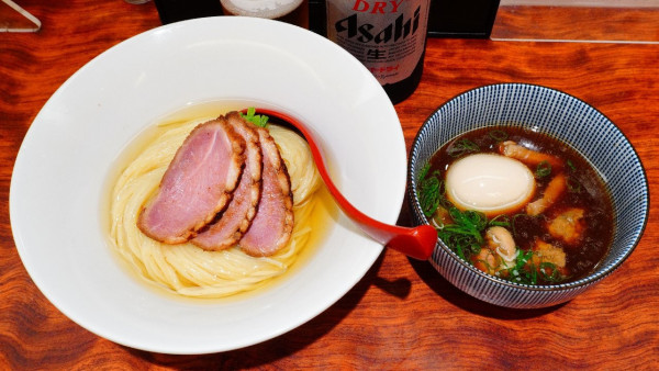 「【限定】鴨つけ麺＋煮玉子＋瓶ビール」@三馬路 東京店の写真