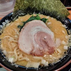 家系ラーメン並醤油650円麺やわ油多め(11日）