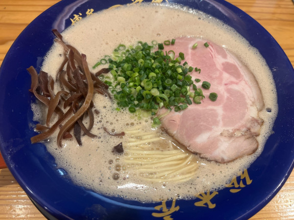 「泡系豚骨ラーメン、バリカタ」@博多一幸舎 総本店の写真