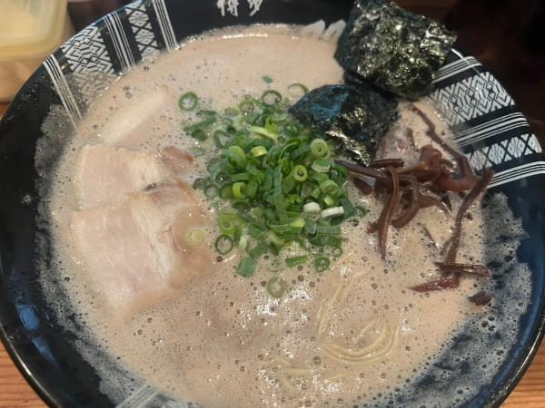 「ラーメン、替玉、バリカタ。」@博多一双 博多駅東本店の写真