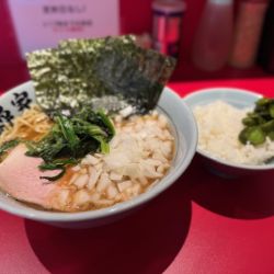 ラーメン（並・濃いめ・多め￥850）他