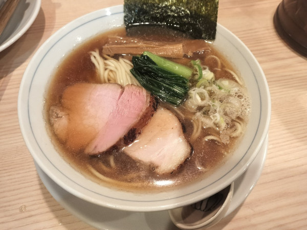 「醤油らーめん　1000円」@らーめん3000の写真