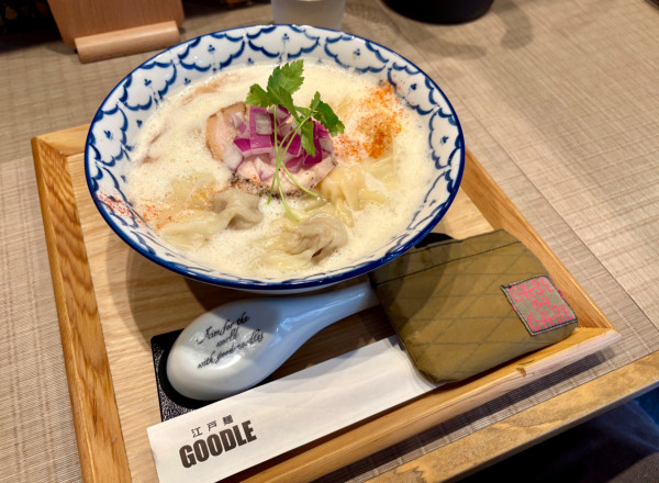 「鶏白湯ワンタン麺（太麺）」@江戸麺 GOODLEの写真