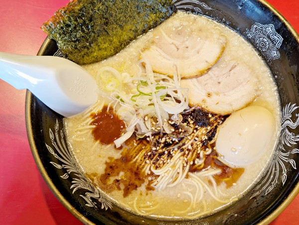 「豚骨味玉」@らーめん・つけめん こてんぱんの写真