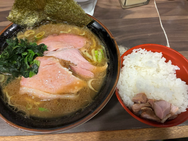 「ラーメン 980円+ライス150円」@神田ラーメン わいず 神田本店の写真