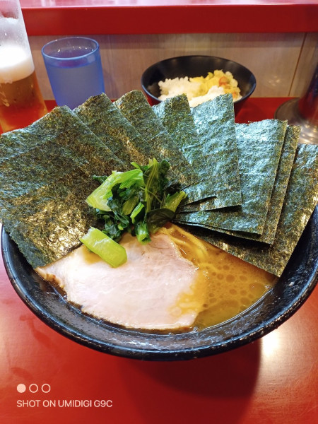 「ラーメン（固め）+海苔」@家系総本山 ラーメン吉村家の写真