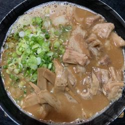 丸鶏白湯八丁黒みそ