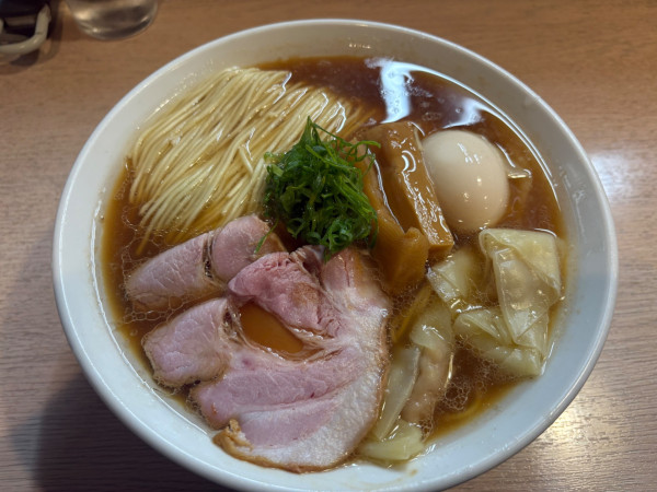 「特製醤油らーめん(大盛)」@麺笑巧真の写真