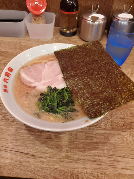 「ラーメン」@ラーメン 六角家の写真