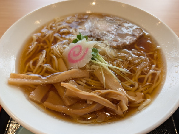 「上河内醤油ラーメン（850円）」@KAMIKAWCHI GARDENの写真