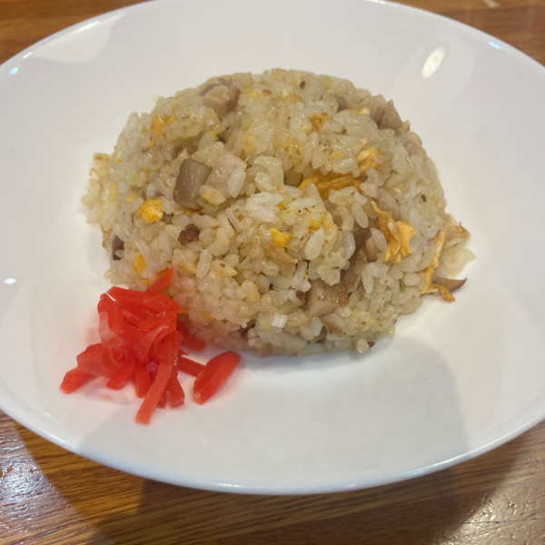 「半チャーハン 300円（ランチ価格）」@青竹打ちラーメン・手のし餃子 ラーメンカンの写真