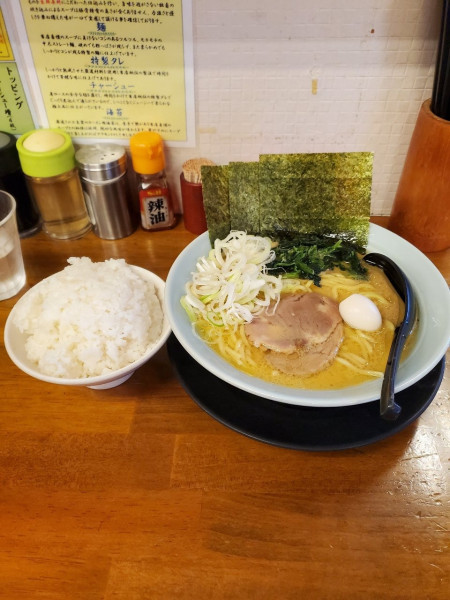 「醤油豚骨ラーメン」@爛々亭 大曽根店の写真