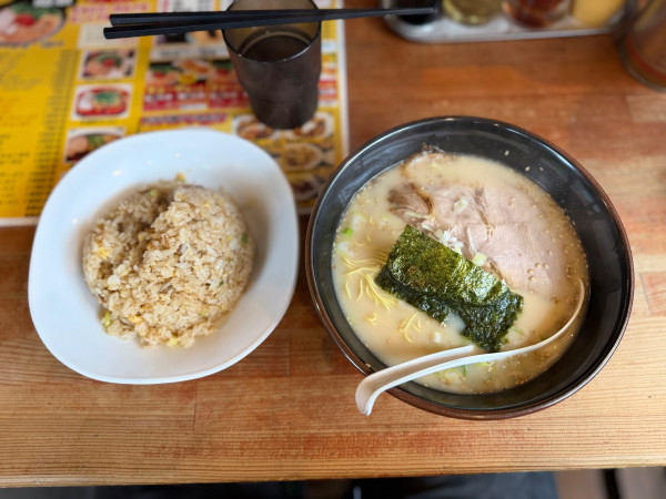 「チャーハンセット(博多ラーメン＋チャーハン)980円」@博多ラーメン 長浜や 中村橋店の写真