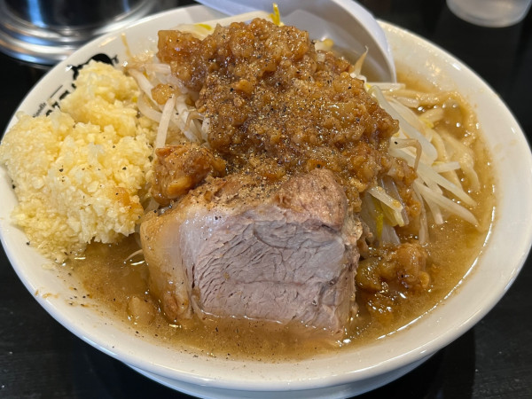 「中ラーメン」@WILD PIGの写真