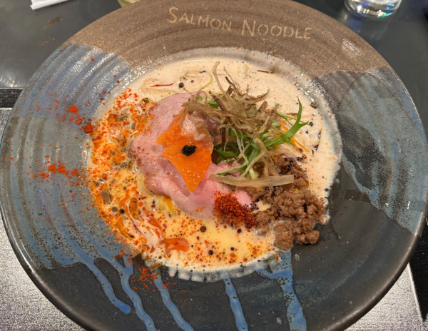 「サーモン担々麺」@SALMON NOODLE YOKOHAMAの写真