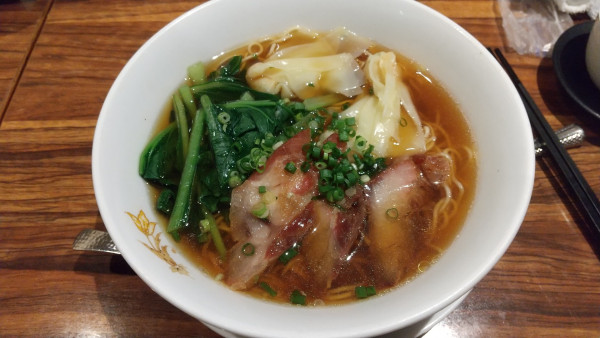 「チャーシュー海老ワンタンメン」@銀座アスター プティシーヌ上野店の写真