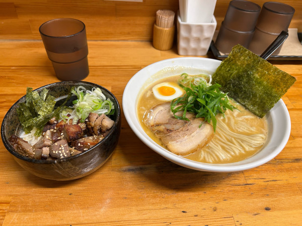 「ラーメン＋チャーシュー丼」@いっぽしの写真