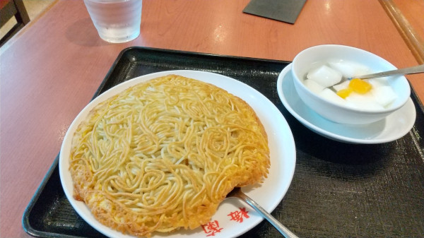 「梅蘭焼きそばセット」@梅蘭 上野の森さくらテラス店の写真