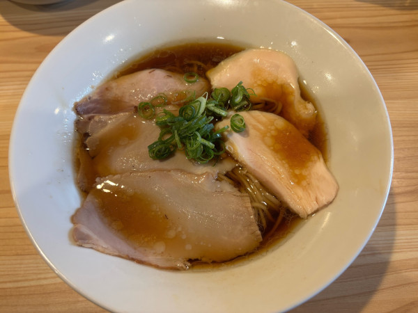 「醤油鶏そば@880」@麺処 鶏谷の写真