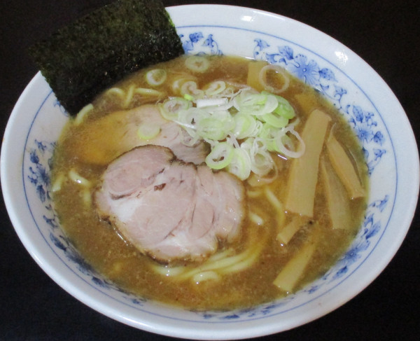 「ラーメン（麺少な目）900円」@麺屋 ごとうの写真