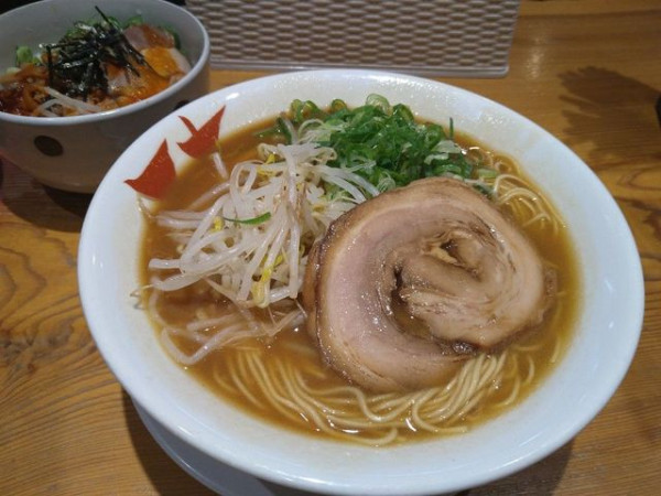 「鶏白湯・黒」@天天有 四条烏丸店の写真