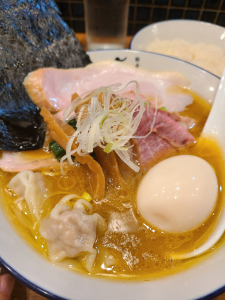 「特製ラーメン」@豚骨 蒼翔の写真