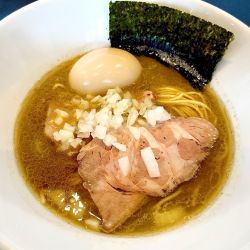 煮干し中華そば　塩（880円）