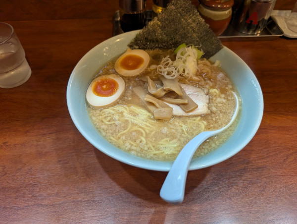 「醤油味玉ラーメン」@麺や新源の写真