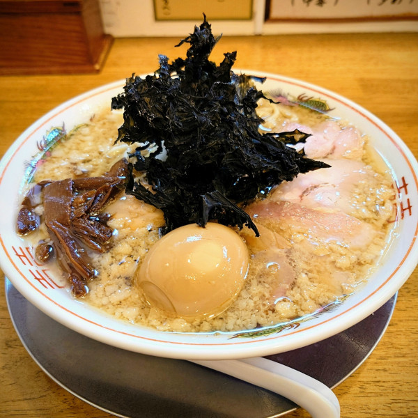 「濃い味煮玉子中華そば大盛(大あぶら)＋3倍岩のり」@背脂煮干中華そば 我武者羅 初台店の写真