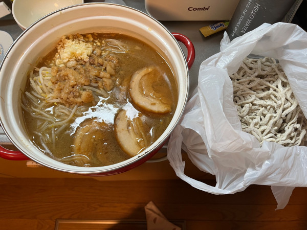 「お待ち帰りラーメン小」@ラーメン豚ヒロの写真