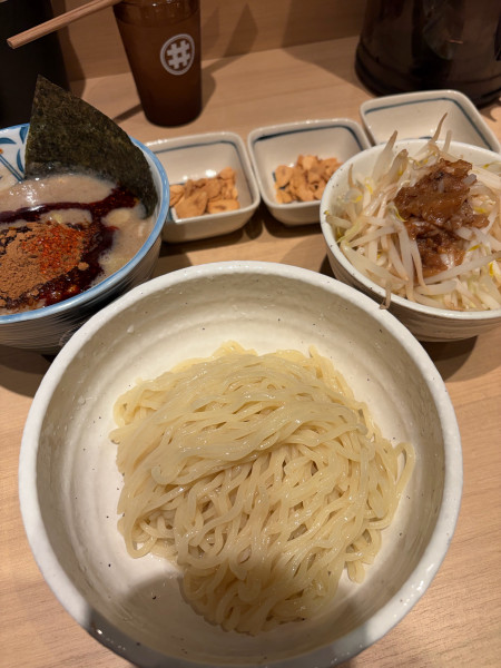 「辛辛魚つけ麺（辛味控えめ）＋ジロベジ＋揚げにんにく＋にんにく」@麺処 井の庄 天満店の写真