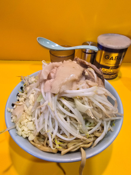 「ニラドクロ　ニンニク、アブラ」@ラーメン二郎 八王子野猿街道店2の写真