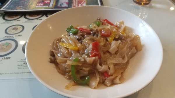 「牛肉太麺やきそば」@香港傳奇 浅草店の写真