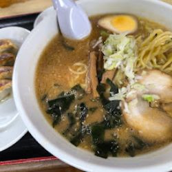 Bセット ラーメン(味噌)＋餃子4個(ランチ880)