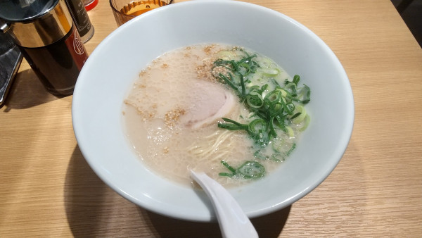 「白味+替え玉」@一風堂 浅草雷門通り店の写真