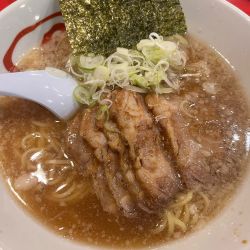 しょうゆチャーシューメン、刻みネギ