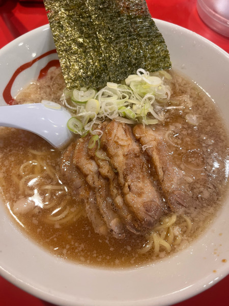 「しょうゆチャーシューメン、刻みネギ」@らーめん にんにくやの写真