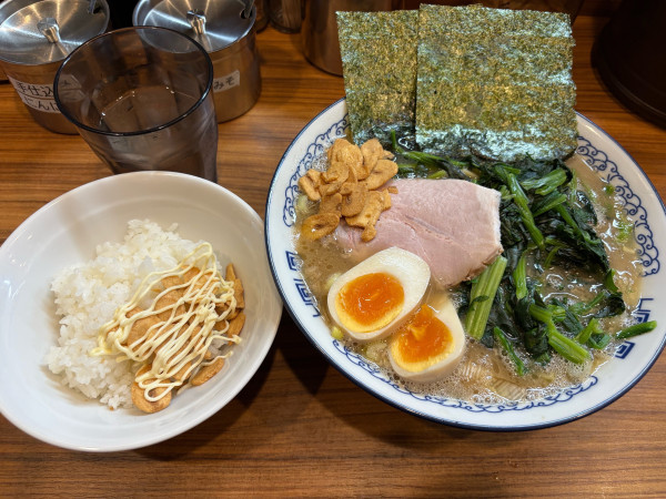 「ラーメン」@横浜豚骨醤油ラーメン YOLOの写真