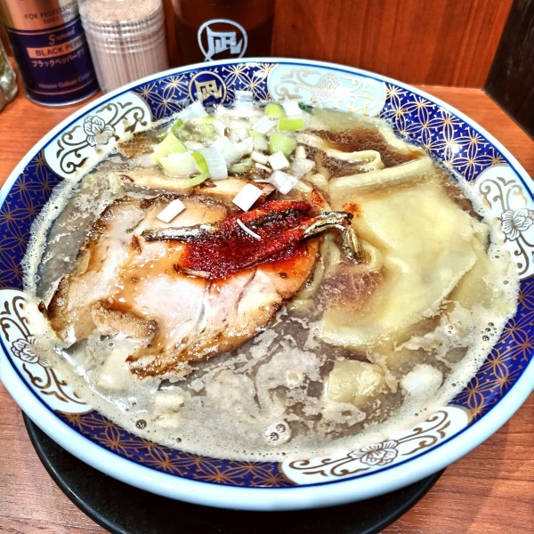 「ラーメン（￥900）」@ラーメン凪 煮干王 蒲田店の写真