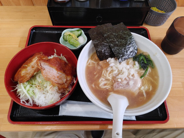 「毘沙ラーメンセット　1350円」@麺とお米の毘沙門天の写真